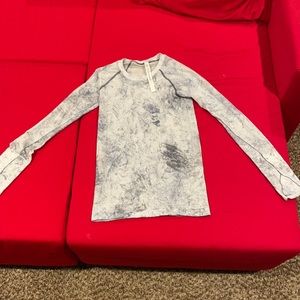 Size 4 Long sleeve Lululemon shirt.